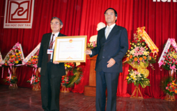 Đại học Dân lập Duy Tân đón nhận Huân chương Lao động hạng Ba