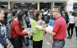 DTU tham gia Ngày hội Văn hóa Dân gian tại trường THPT Trần Phú
