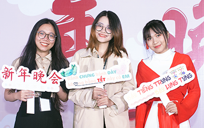 Gala Chào mừng Năm mới với sinh viên Khoa Tiếng Trung