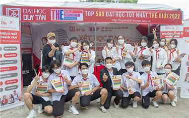 Đại học Duy Tân tham gia Ngày hội Tuyển sinh tại THPT Hoàng Hoa Thám, Đà Nẵng