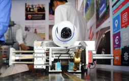 Robot “Made by Sinh viên Việt Nam” giúp Kiểm tra Mối hàn Vỏ tàu