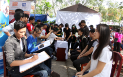 DTU tham gia Ngày hội Văn hóa Dân gian tại trường THPT Hoàng Hoa Thám