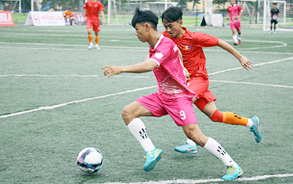 Đại học Duy Tân thắng “đậm” ngày đầu ra quân Giải bóng đá 7 người Sinh viên