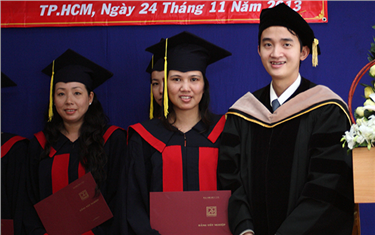 eUniversity: Học Trực tuyến lấy bằng Đại học ở Việt Nam