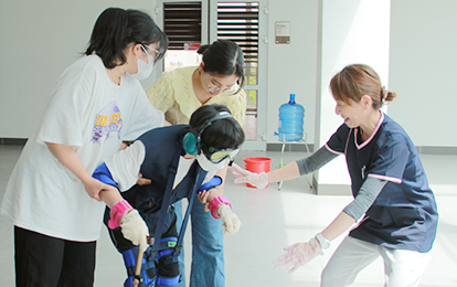 Chuyên gia Nhật Bản tập huấn cho sinh viên Điều dưỡng - Đại học Duy Tân