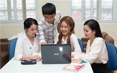 6 lợi ích khi làm Nghiên cứu sinh ngành Quan hệ Quốc tế tại Đại học Duy Tân