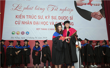 Đại học Duy Tân Phát bằng Tốt nghiệp đợt tháng 12 năm 2018