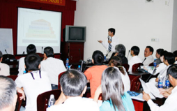 An IT course will be offered at Duy Tan University