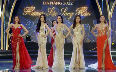DTU Students End in Top 5 at 2022 Miss Tourism Da Nang