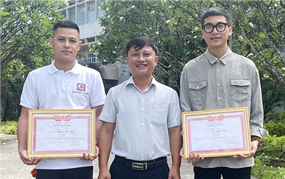 Đôi bạn thân ở ĐH Duy Tân cùng nhận Giải thưởng Olympic  Cơ học Toàn quốc 2023
