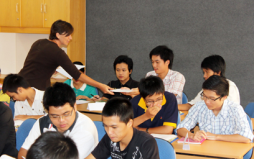 Học ngoại ngữ với giảng viên nước ngoài tại ĐH Duy Tân