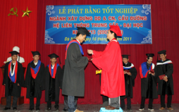 Lễ phát bằng tốt nghiệp hệ Liên thông ngành Xây Dựng