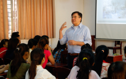 Hội thảo “Marketing Dịch vụ Du lịch và Lưu trú” tại Đại học Duy Tân