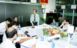 Thứ trưởng Thường Trực Bộ GD&ĐT thăm và làm việc tại Trường Đại học Duy Tân