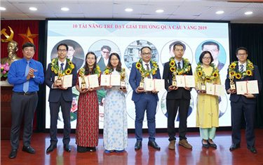Nhà khoa học của Đại học Duy Tân nhận Giải thưởng ‘Quả Cầu Vàng’ 2019