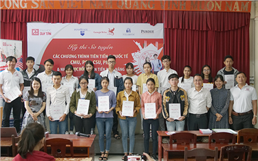 DTU Awards Scholarships to High School Students
