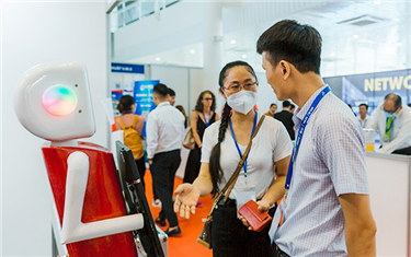 Trưng bày Sản phẩm Công nghệ của Đại học Duy Tân tại Triển lãm Công nghiệp và Sản xuất Việt Nam (VIMF)