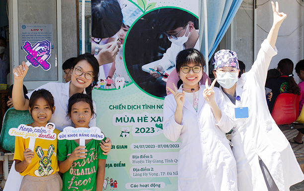 Giảng viên và SV ngành Bác sĩ Răng-Hàm-Mặt ĐH Duy Tân cùng Chiến dịch Khám Chữa bệnh Miễn phí