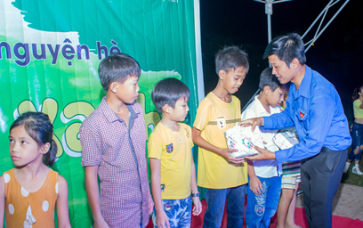 Sinh viên Duy Tân trong chiến dịch Mùa Hè Xanh 2017