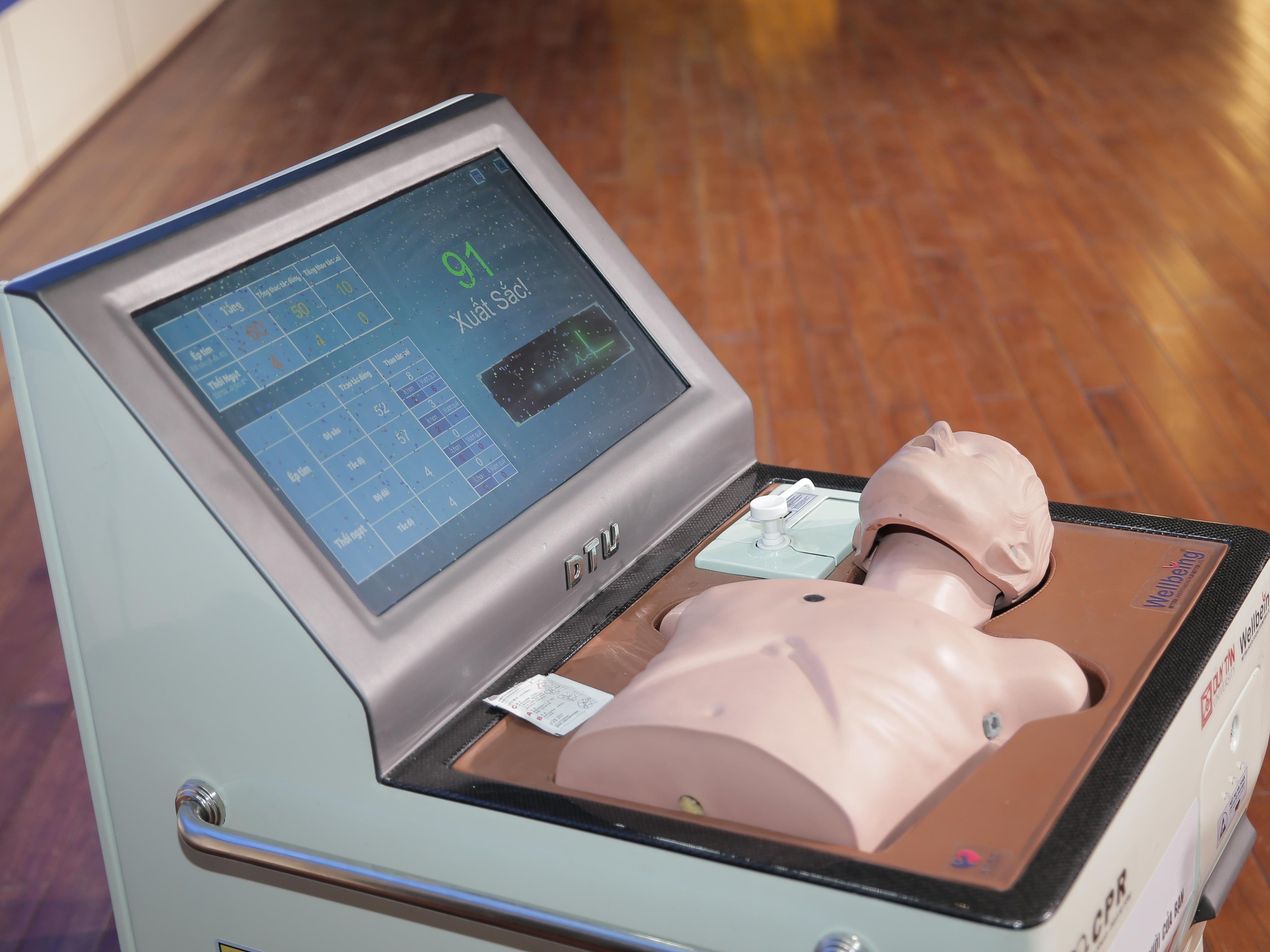 Hướng dẫn thao tác với máy hỗ trợ kỹ năng hồi sinh tim phổi eCPR