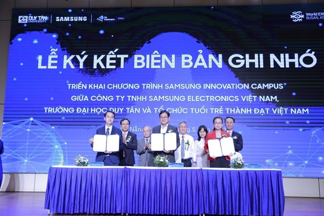 ĐH Duy Tân ký kết hợp tác cùng Samsung