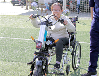 DTU Gives Electric Wheelchairs to the Disabled in Danang