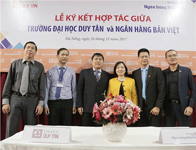 Đại học Duy Tân Ký kết Hợp tác với Ngân hàng Bản Việt