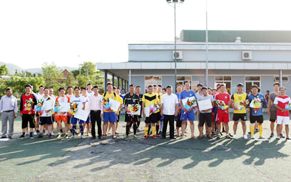 Khai mạc Giải Bóng đá Truyền thống Đại học Duy Tân lần thứ VIII